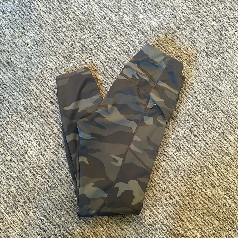 Athleta Contender 7/8 Tight Size S